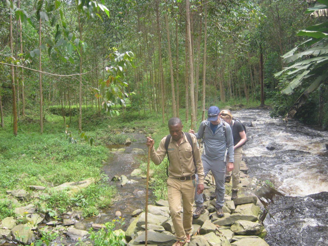 Umubasi Waterfall Hiking